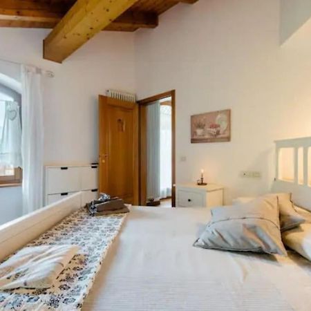 Ca Ulivi Bed & Breakfast Ala Exterior foto