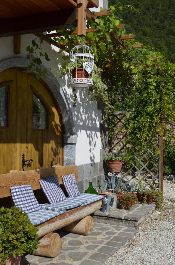 Ca Ulivi Bed & Breakfast Ala Exterior foto
