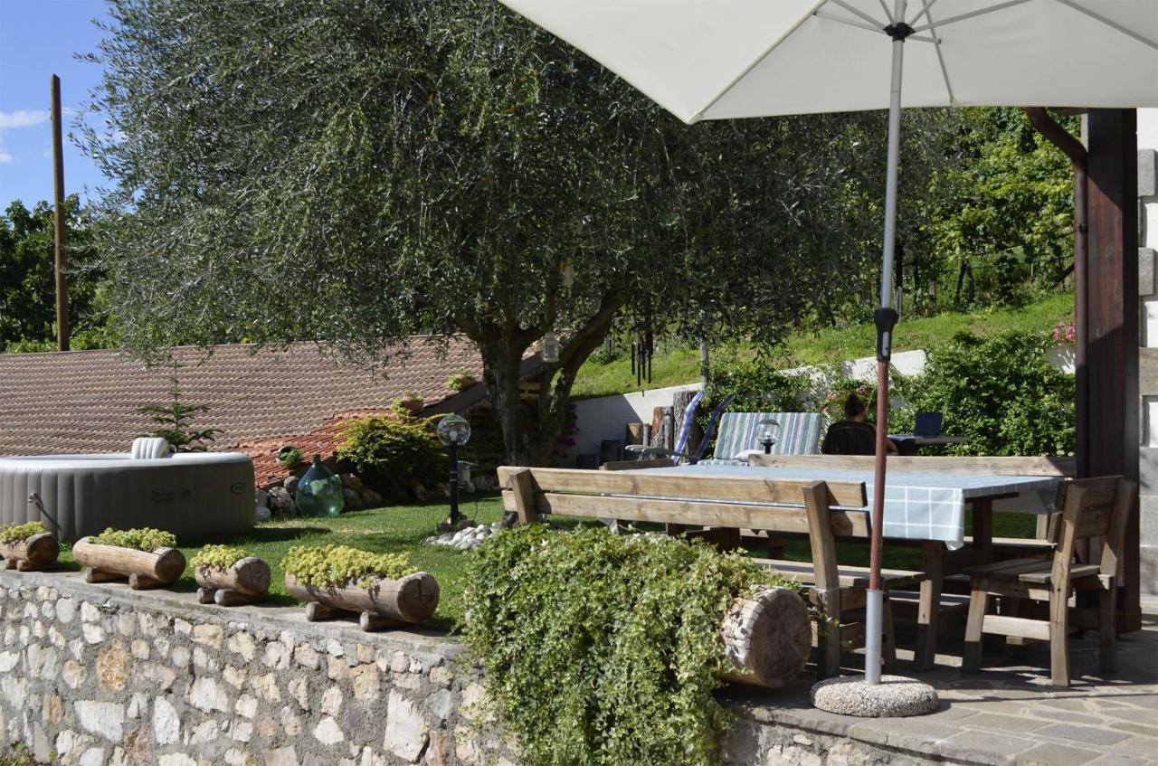 Ca Ulivi Bed & Breakfast Ala Exterior foto