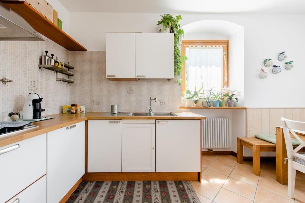 Ca Ulivi Bed & Breakfast Ala Exterior foto