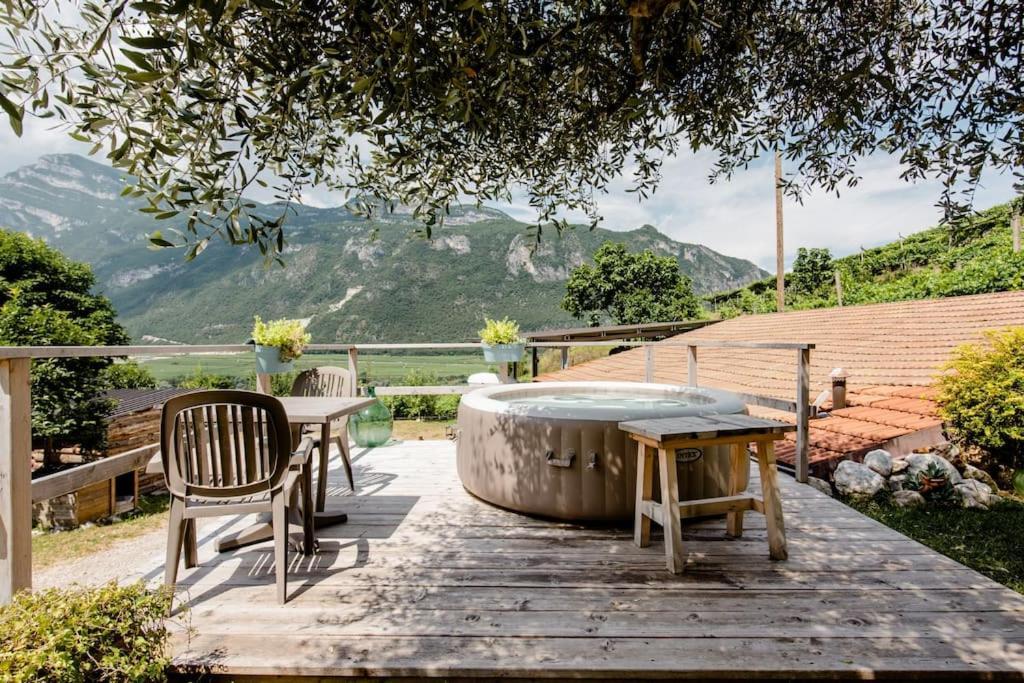 Ca Ulivi Bed & Breakfast Ala Exterior foto