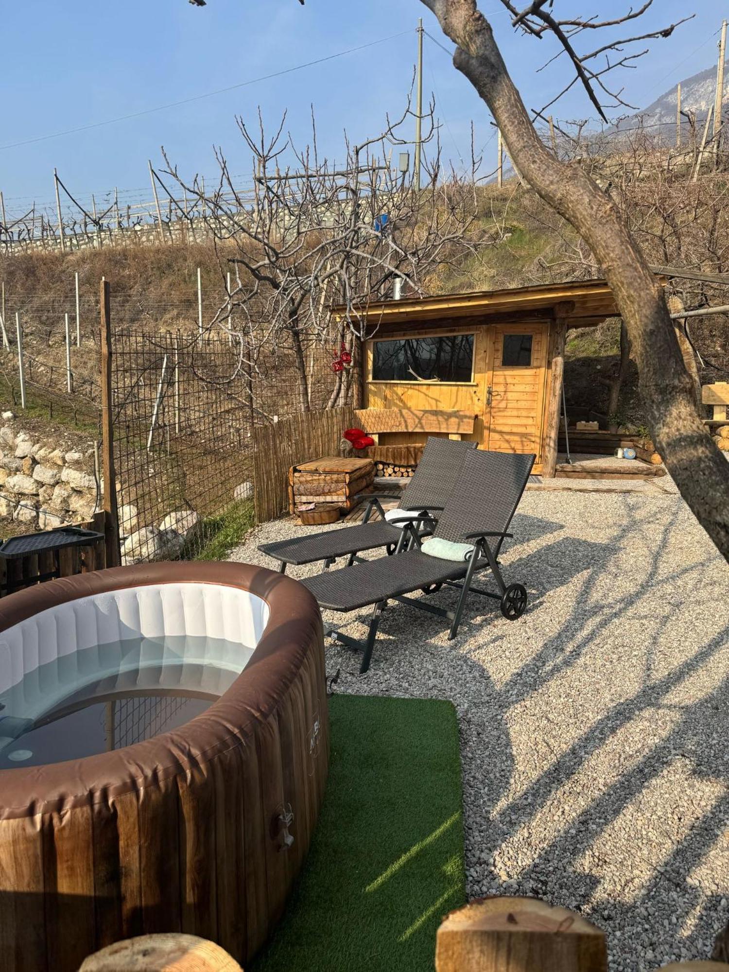 Ca Ulivi Bed & Breakfast Ala Exterior foto